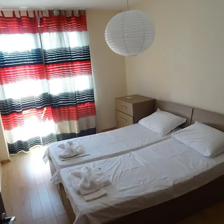 Top Center Yoan Ekzarh Apartamento